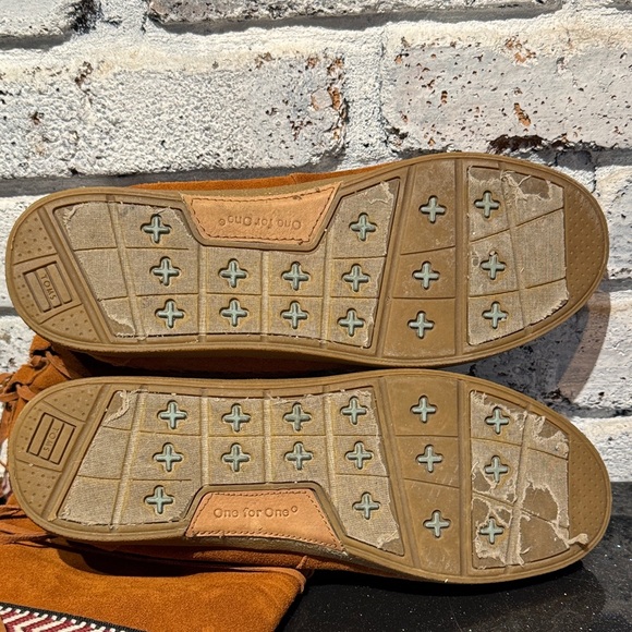 Toms Nepal Suede Leather Boots Moccasin Style - Picture 3 of 9